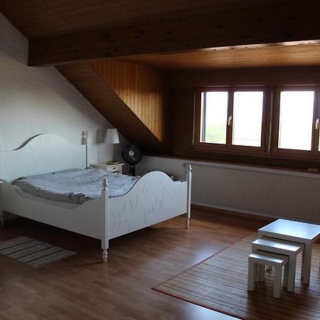 Au Coeur Du Vignoble Sur Bursins Bed & Breakfast Dış mekan fotoğraf