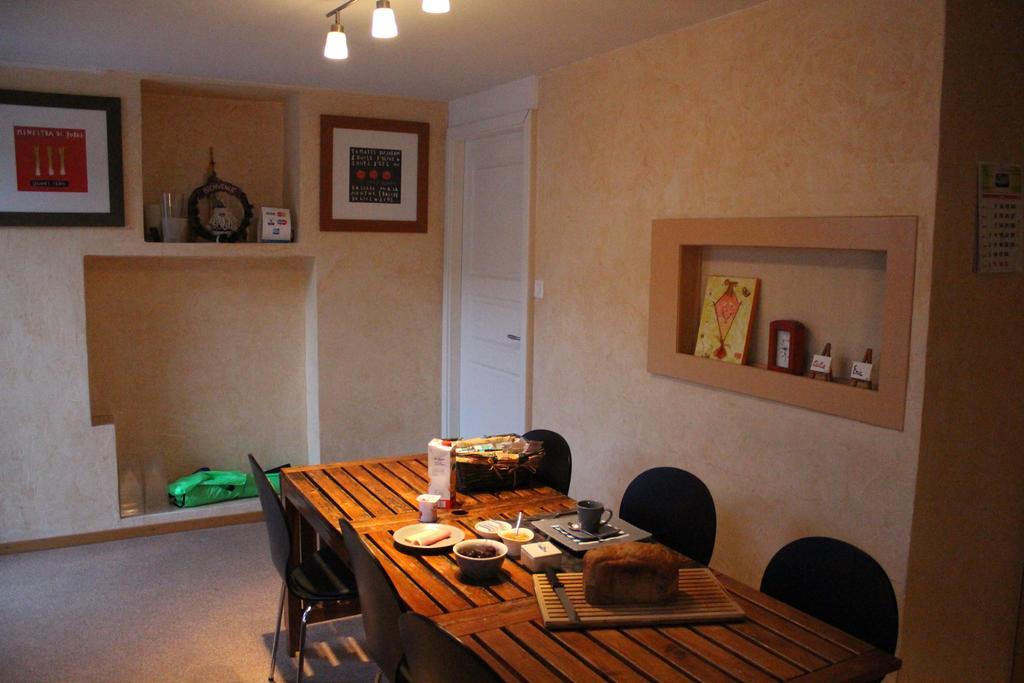 Au Coeur Du Vignoble Sur Bursins Bed & Breakfast Dış mekan fotoğraf