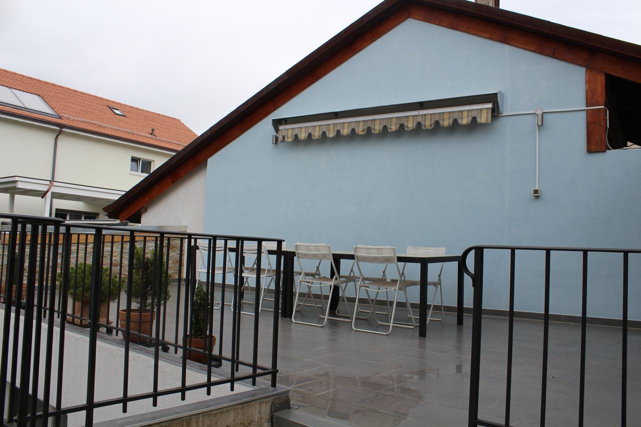 Au Coeur Du Vignoble Sur Bursins Bed & Breakfast Dış mekan fotoğraf