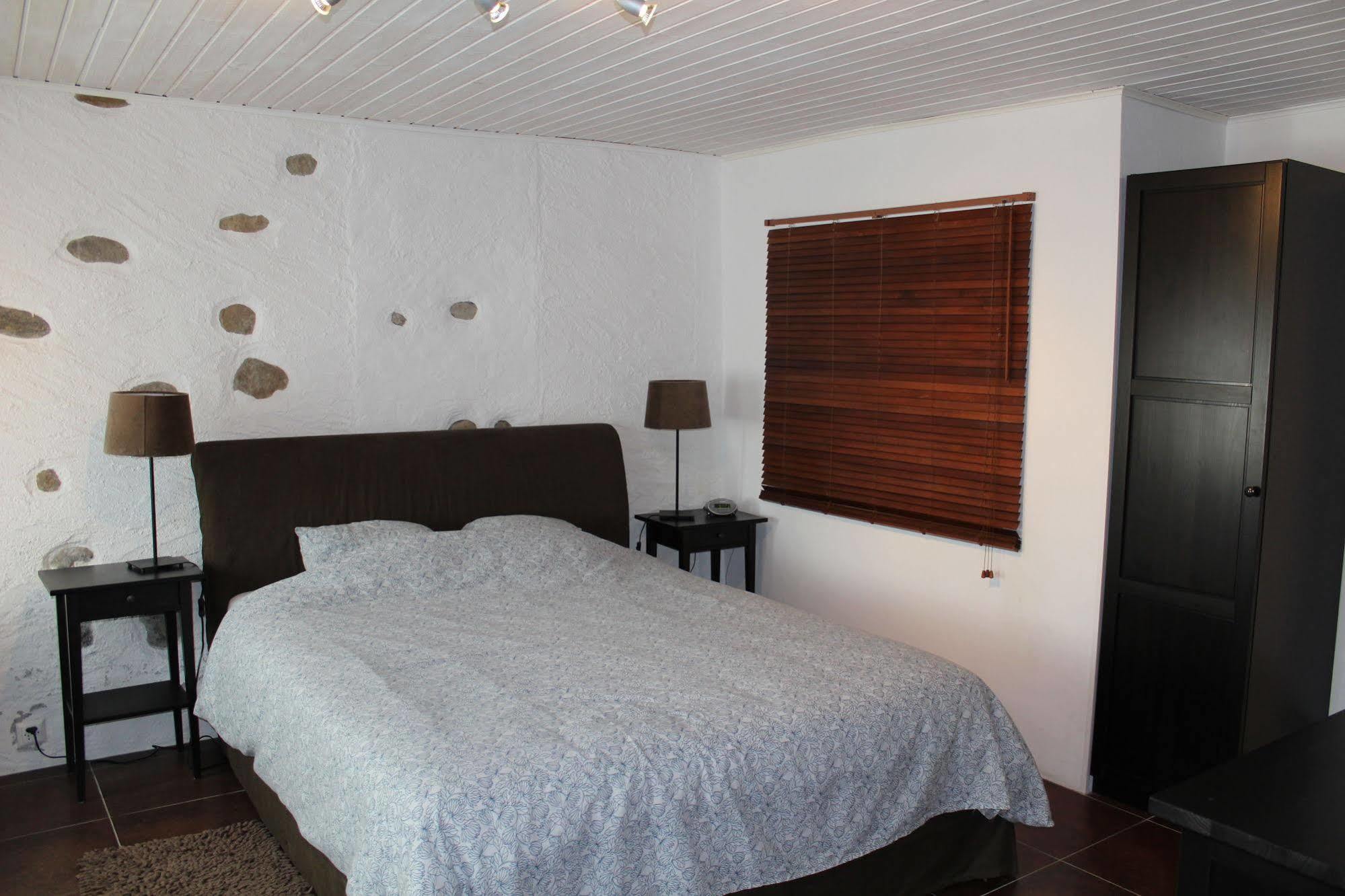 Au Coeur Du Vignoble Sur Bursins Bed & Breakfast Dış mekan fotoğraf